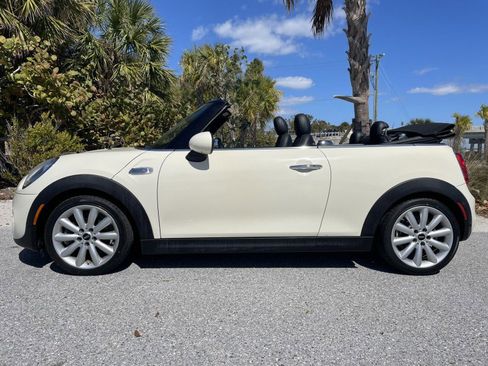 Used 2019 MINI Cooper S image 3