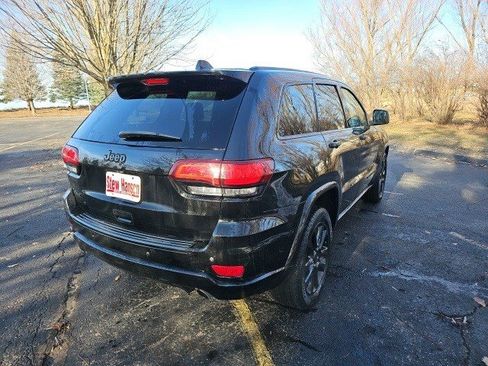 Used 2018 Jeep Grand Cherokee Altitude image 6