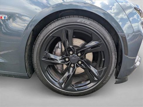 Used 2019 Chevrolet Camaro SS RWD image 21