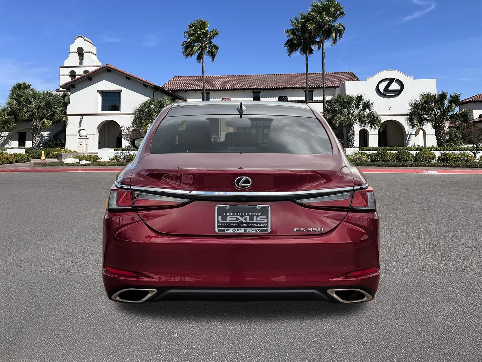 Used 2023 Lexus ES 350 w/ Premium Package FWD image 3