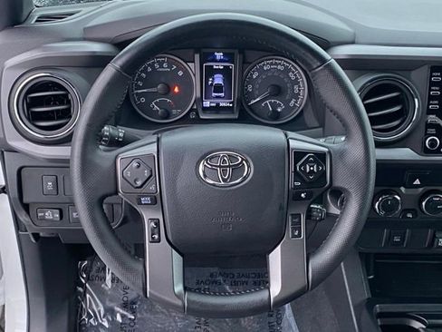 Used 2023 Toyota Tacoma TRD Off-Road image 11