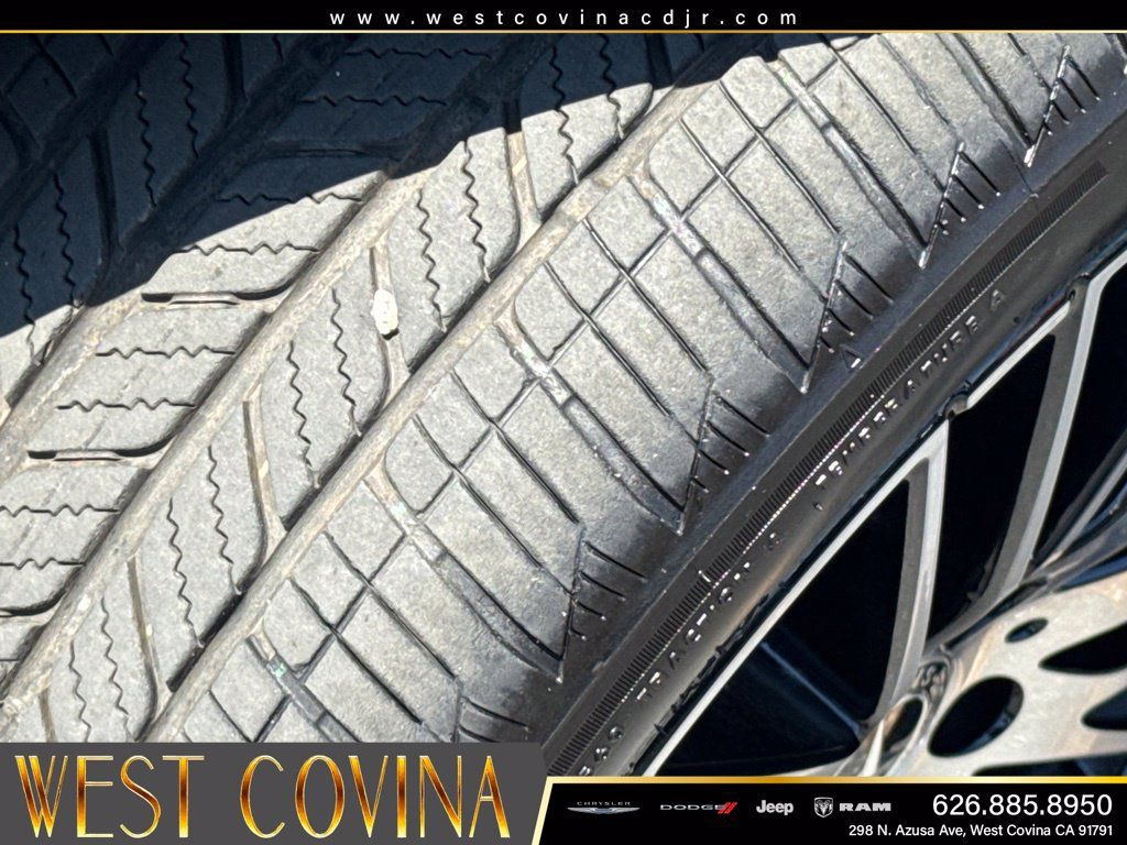Used 2025 Mercedes-Benz C 300 Sedan image 19