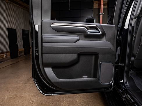 Used 2025 Chevrolet Silverado 2500 LTZ w/ LTZ Plus Package image 37