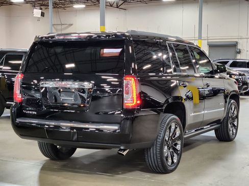 Used 2019 GMC Yukon Denali w/ Denali Ultimate Package image 8