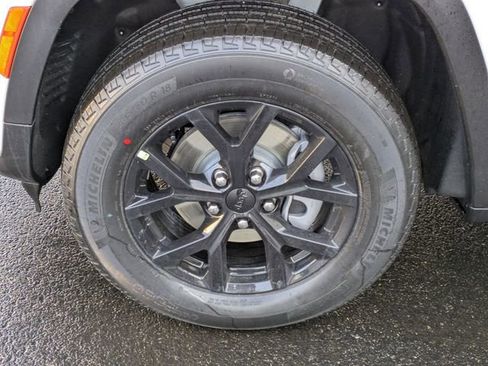 New 2026 Jeep Grand Cherokee Altitude AWD/4WD image 30