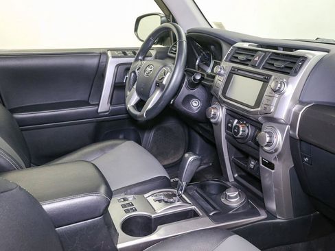 Used 2018 Toyota 4Runner SR5 Premium AWD/4WD image 17