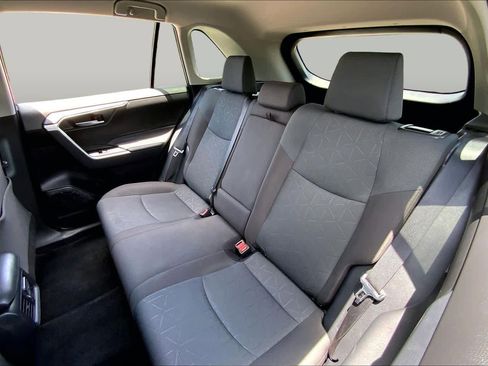 Used 2025 Toyota RAV4 XLE FWD image 20
