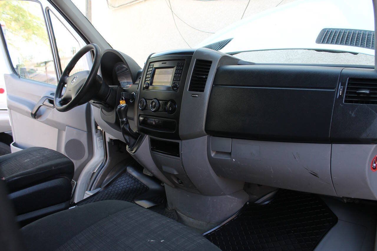 Used 2014 Mercedes-Benz Sprinter 3500 image 36