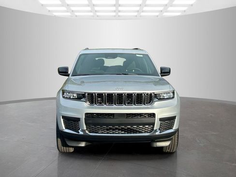 New 2026 Jeep Grand Cherokee L Laredo image 8