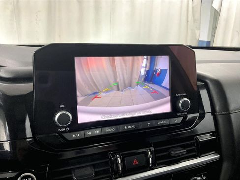 Used 2022 Nissan Pathfinder SV w/ SV Premium Package image 20