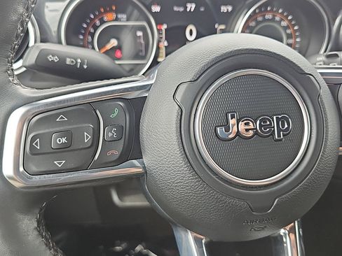 Used 2022 Jeep Wrangler Unlimited Sahara AWD/4WD image 25