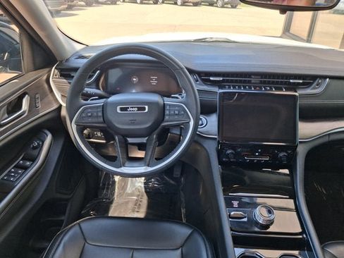 Used 2020 Jeep Grand Cherokee Altitude AWD/4WD image 21
