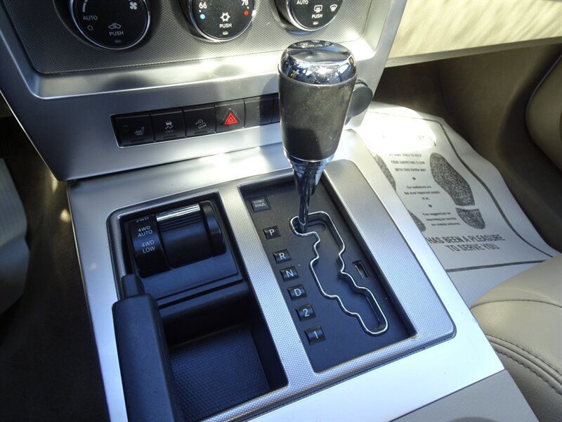 Used 2010 Jeep Liberty Limited w/ Tire & Wheel Group AWD/4WD image 15