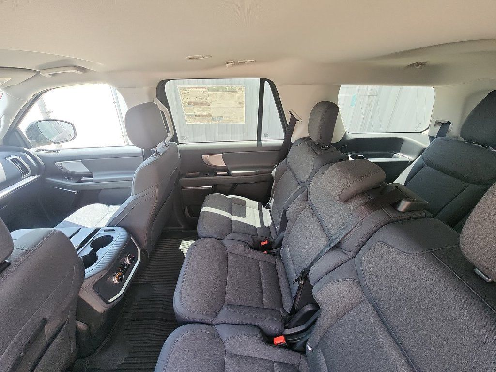 New 2026 Ford Expedition Active AWD/4WD image 11