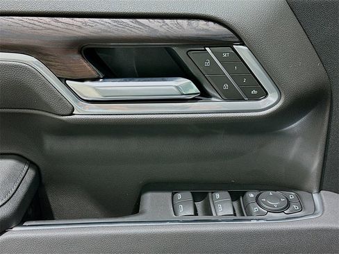 New 2026 GMC Sierra 1500 SLT image 18