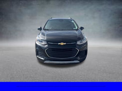 Used 2019 Chevrolet Trax LT w/ LT Convenience Package FWD image 3