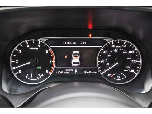 Used 2023 Nissan Rogue S image 12