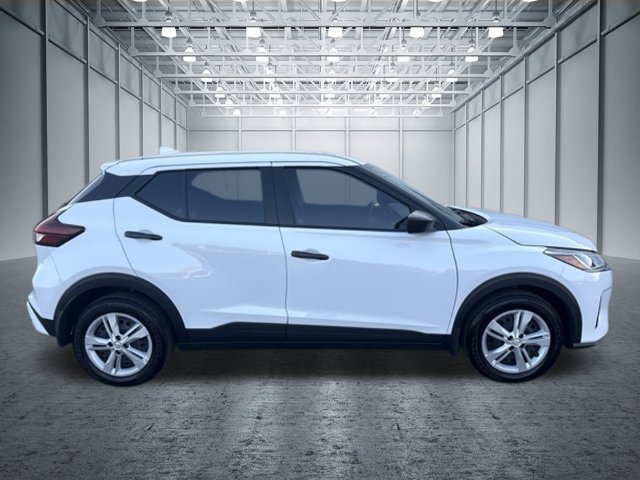 Used 2025 Nissan Kicks Play S FWD image 6