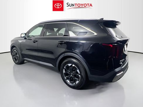 Used 2024 Kia Sorento S FWD image 6