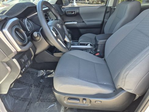 Used 2023 Toyota Tacoma SR5 w/ Technology Package AWD/4WD image 16