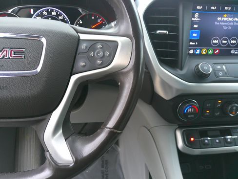 Used 2021 GMC Acadia SLT w/ Technology Package image 21