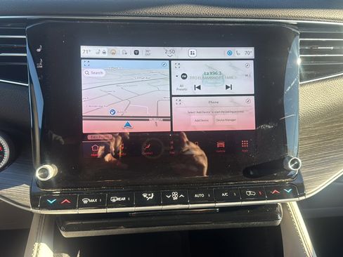 Used 2023 Jeep Wagoneer Series III w/ Premium Group I image 42