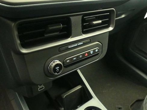 New 2026 Ford Maverick XL w/ Equipment Group 101A AWD/4WD image 16