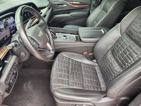 Used 2024 Cadillac Escalade ESV Sport Platinum w/ LPO, ONYX Package AWD/4WD image 12