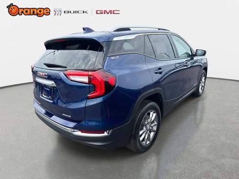 Used 2022 GMC Terrain SLT AWD/4WD image 3