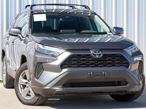 Used 2023 Toyota RAV4 XLE w/ Convenience Package image 2