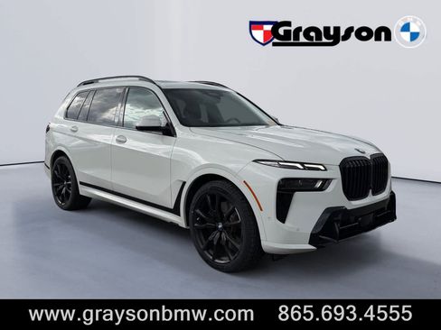 Used 2023 BMW X7 xDrive40i w/ Dynamic Handling Package AWD/4WD image 1
