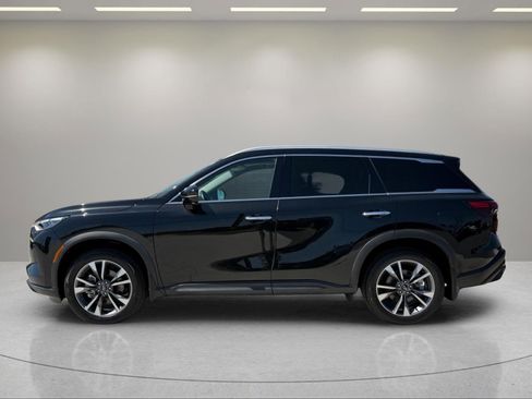 Used 2023 INFINITI QX60 Luxe w/ Cargo Package FWD image 3
