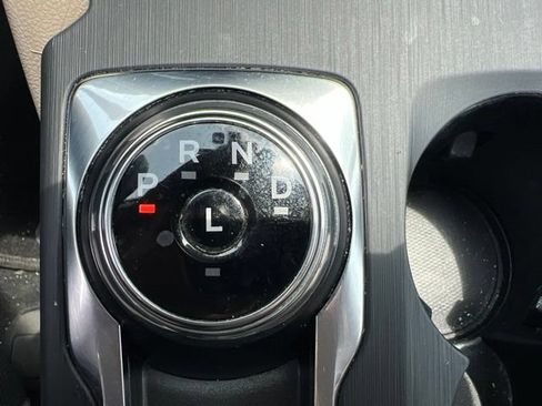 Used 2020 Ford Escape SE FWD image 21
