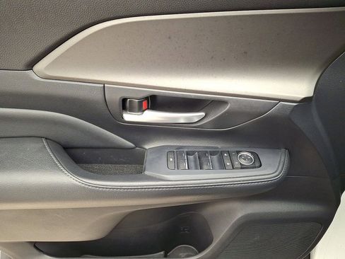 Certified 2024 Toyota Grand Highlander XLE image 10