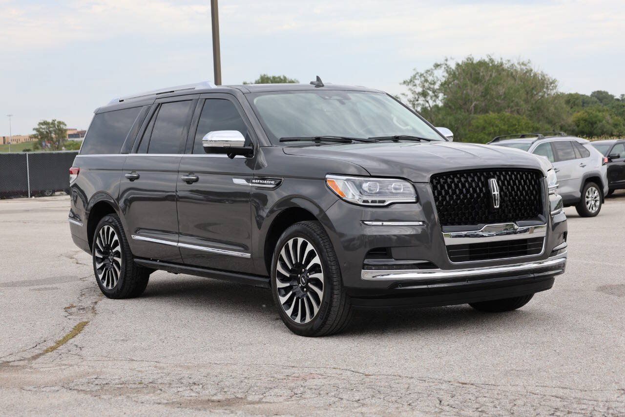 Used 2022 Lincoln Navigator L Black Label AWD/4WD image 4