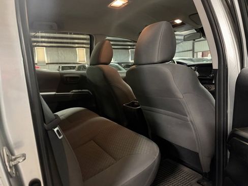 Used 2023 Toyota Tacoma TRD Sport image 14