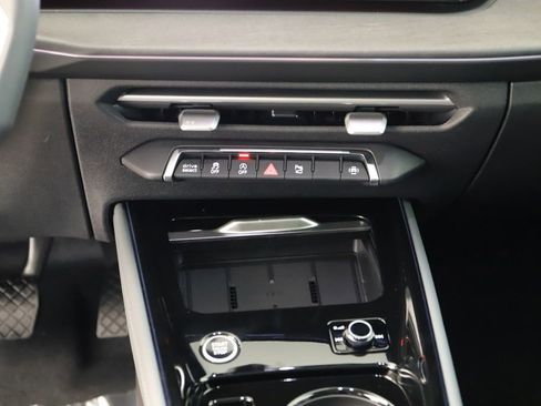New 2026 Audi Q3 quattro 2.0T AWD/4WD image 20