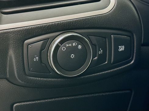 Used 2022 Ford Edge SE image 17