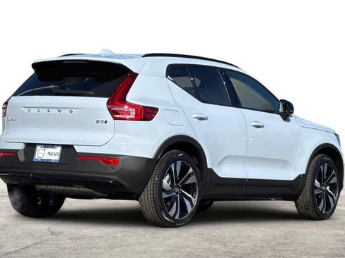 New 2026 Volvo XC40 B5 Ultra w/ Climate Package AWD/4WD image 2