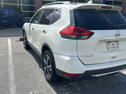 Used 2017 Nissan Rogue SL w/ SL Premium Package AWD/4WD image 4