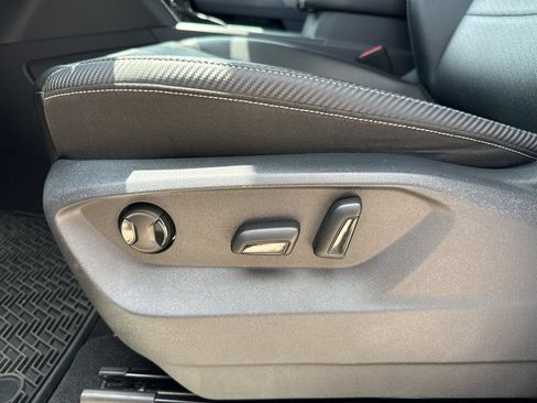 Used 2021 Volkswagen Atlas Cross Sport SE w/ Panoramic Sunroof Package FWD image 15