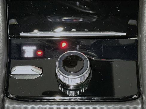 New 2025 Jeep Grand Cherokee Limited w/ Luxury Tech Group II image 11