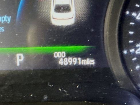 Used 2019 Toyota Avalon Limited image 16