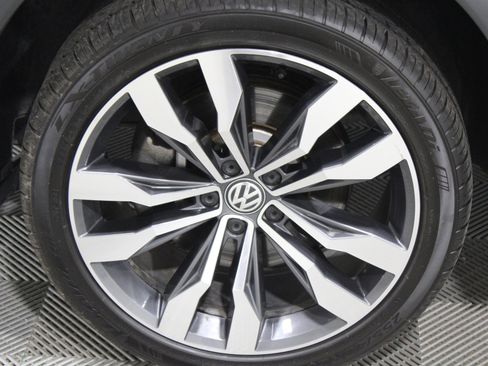 Used 2021 Volkswagen Tiguan SEL Premium R-Line image 37