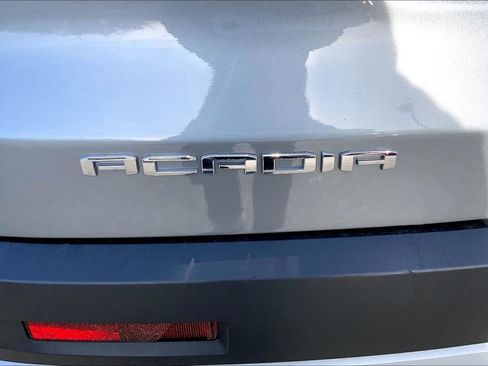 Used 2023 GMC Acadia SLE image 23