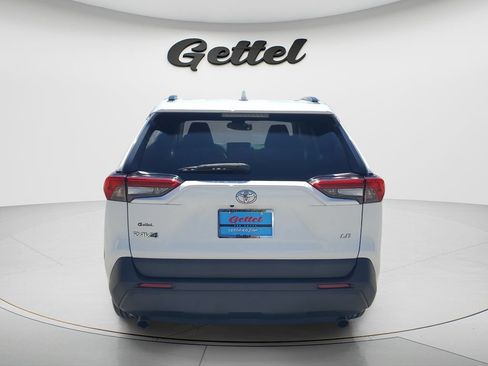 Used 2019 Toyota RAV4 LE FWD image 6