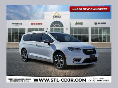 New 2026 Chrysler Pacifica Pinnacle