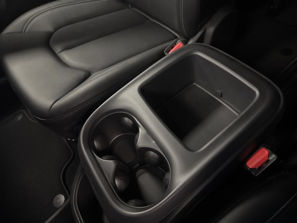 New 2026 Chrysler Pacifica Select AWD/4WD image 25