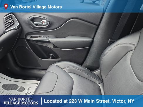 Used 2023 Jeep Cherokee Altitude Lux AWD/4WD image 22
