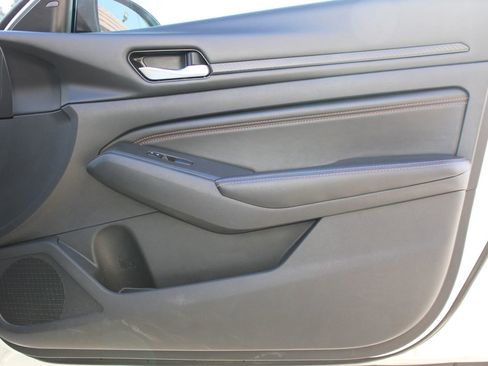 Used 2022 Nissan Altima 2.5 SR w/ Midnight Edition Package image 13